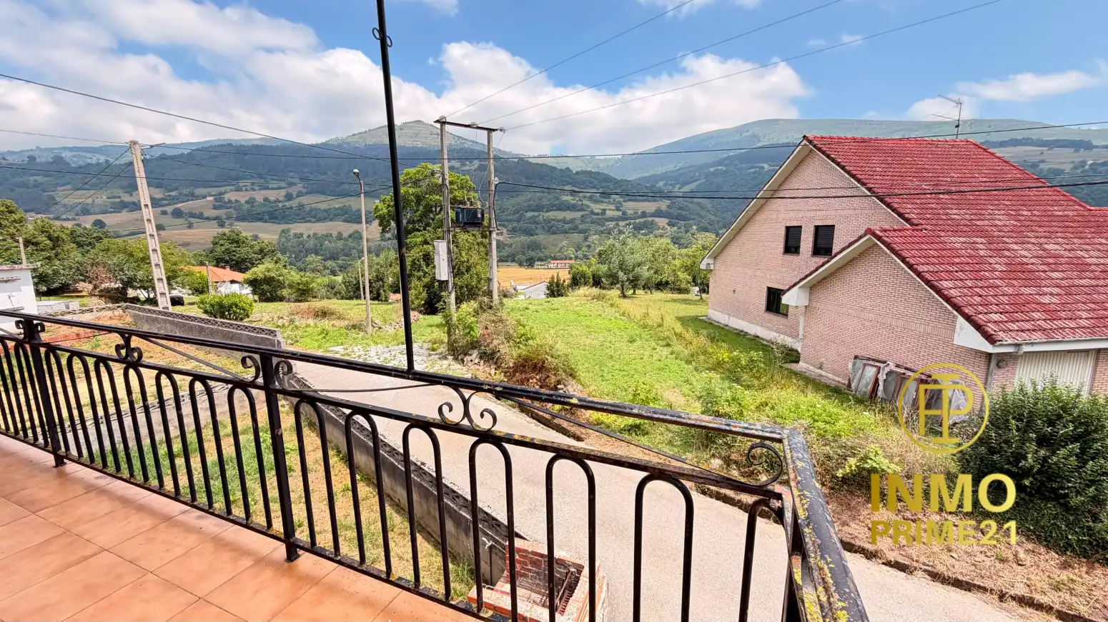 Terraza de Casa o chalet en venta en Corvera de Toranzo con Parquet y Balcón