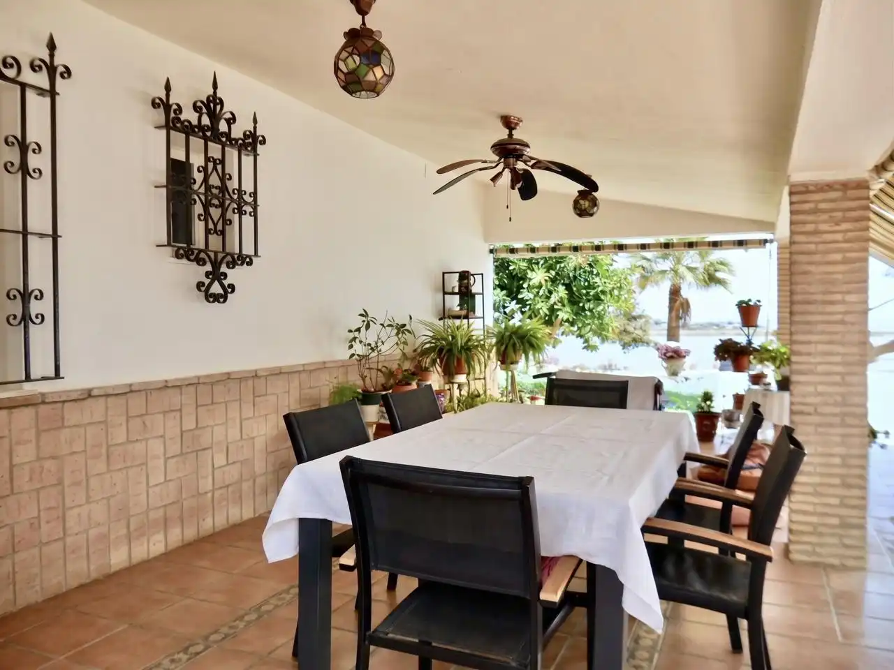 Terrassa de Casa o xalet en venda en Espartinas amb Aire condicionat, Jardí privat i Terrassa