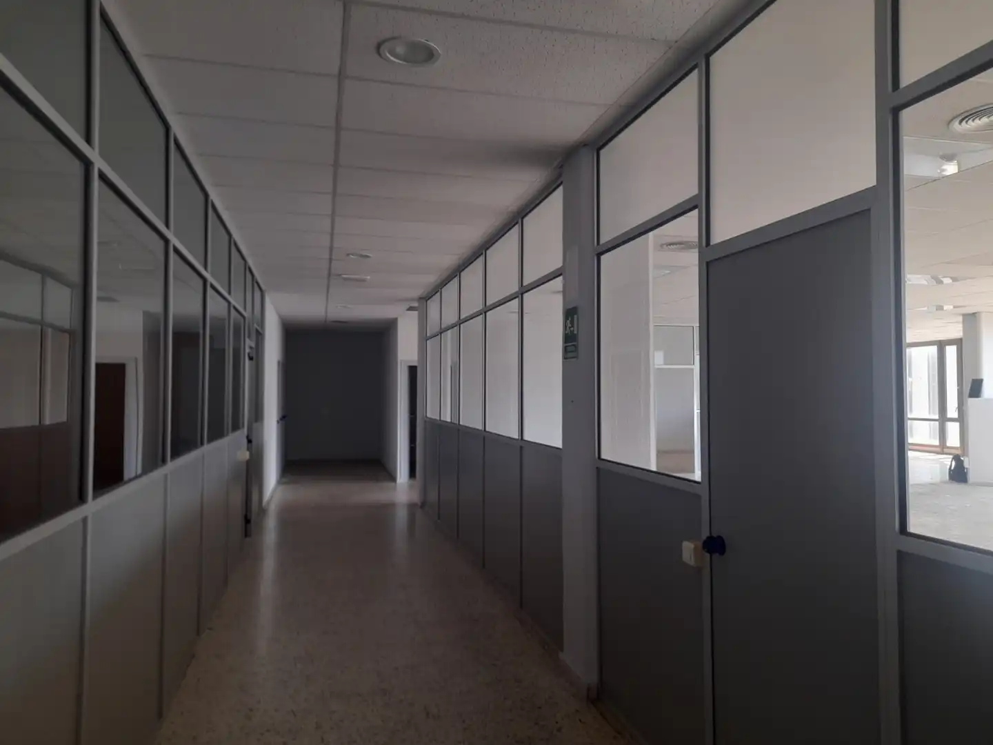 Local de alquiler en L'Hospitalet de Llobregat con Aire acondicionado y Calefacción
