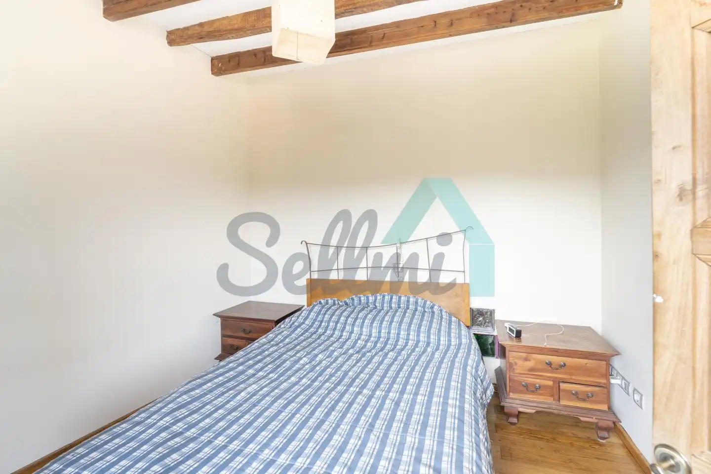 Schlafzimmer von Einfamilien-Reihenhaus zum Verkauf in Carreño mit Heizung, Privatgarten und Parkett