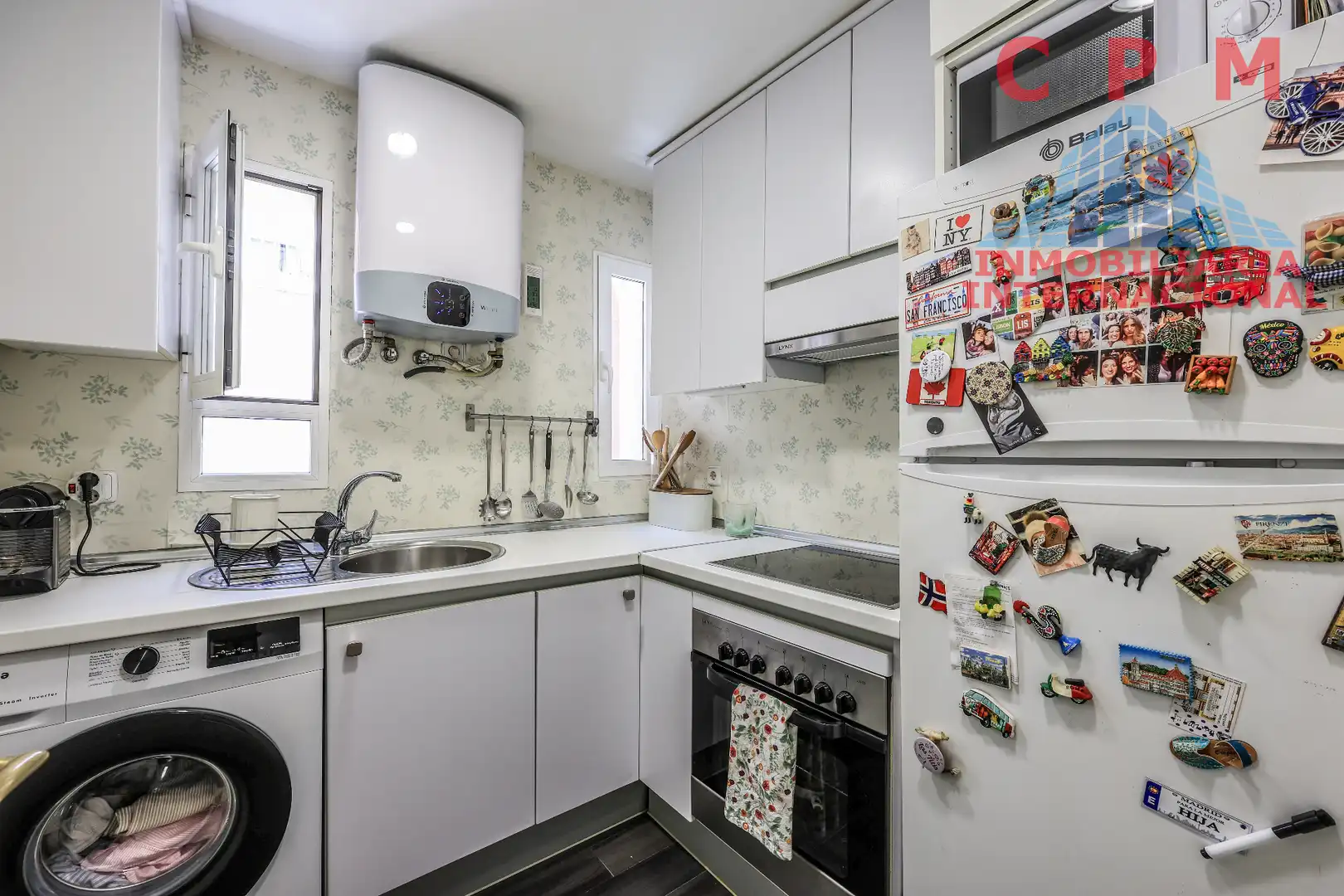 Kitchen of Flat for rent in Madrid  with Air Conditioner, Heating and Parquet flooring
