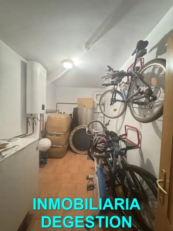 Casa adosada en venta en Linarejos