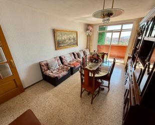 Living room of Flat for sale in L'Hospitalet de Llobregat  with Oven, Balcony and Alarm