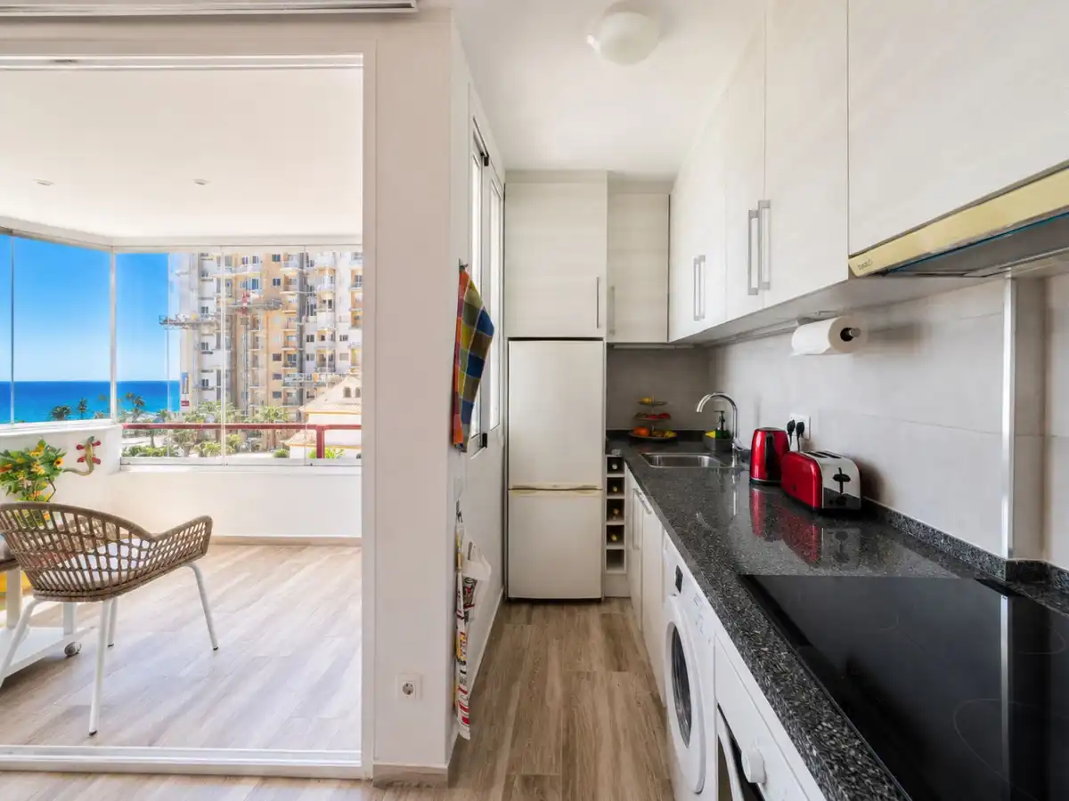 Cuina de Apartament en venda en Fuengirola amb Aire condicionat, Calefacció i Terrassa