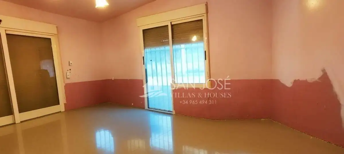 Casa o xalet en venda en Monóvar  / Monòver amb Calefacció, Traster i Piscina