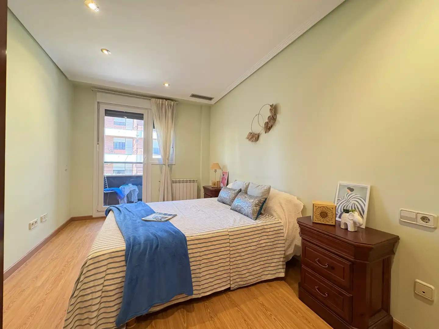 Habitación de Apartamento en venta en Arnedo con Calefacción, Parquet y Trastero