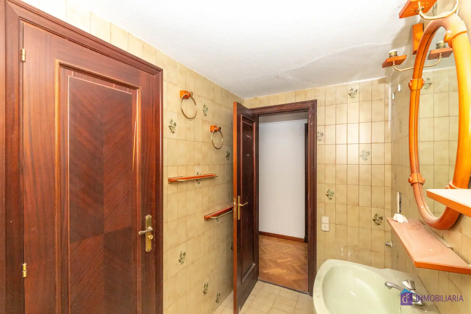 Bathroom of Flat for sale in Zaragoza  with Air Conditioner and Heating