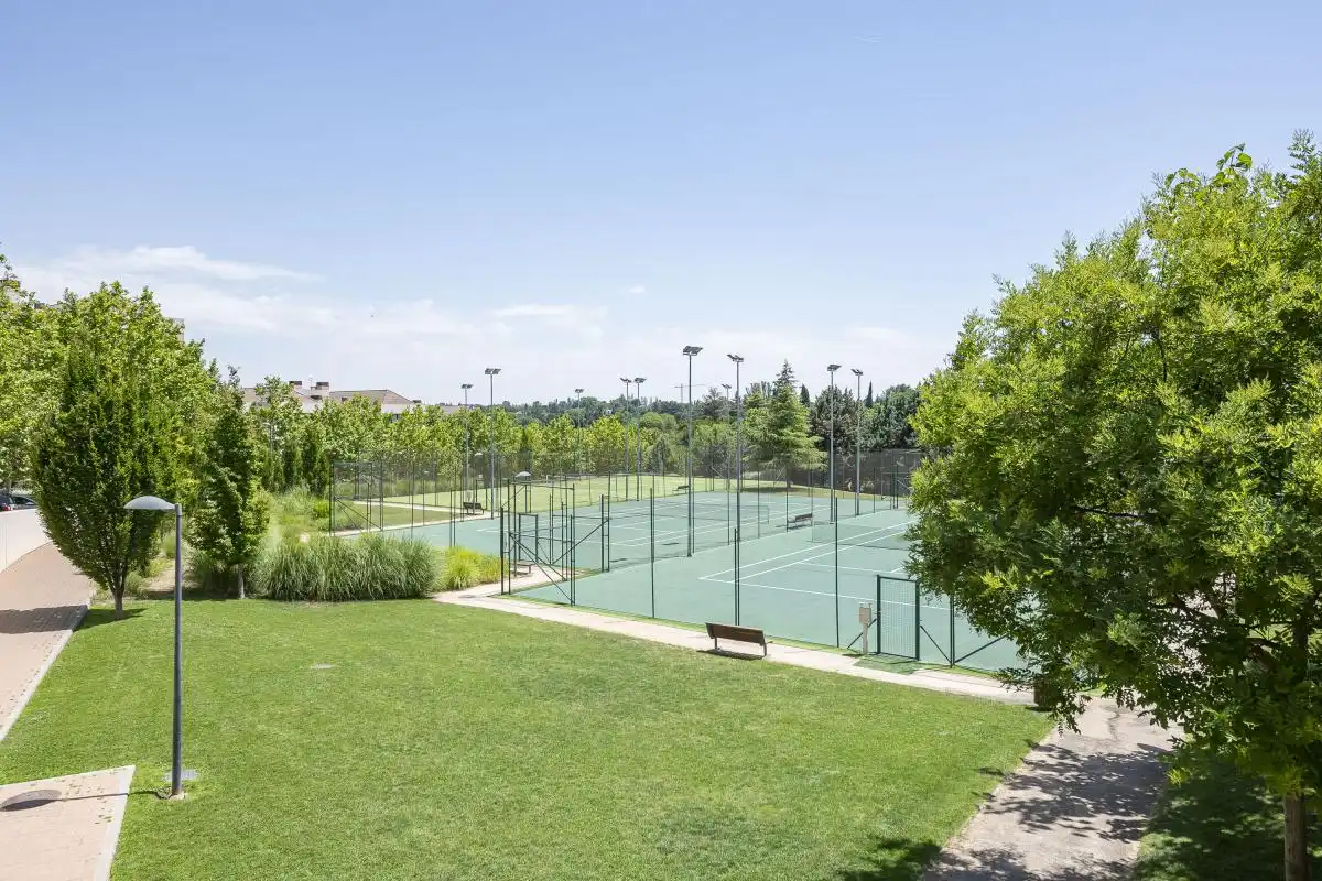 Jardín de Planta baja en venta en Pozuelo de Alarcón con Aire acondicionado, Calefacción y Jardín privado