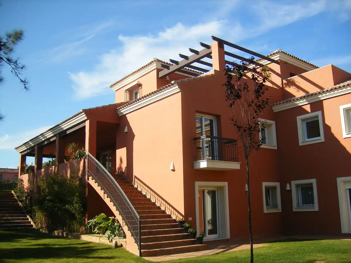 Chalet en venta en Avenida los Cortijos 114