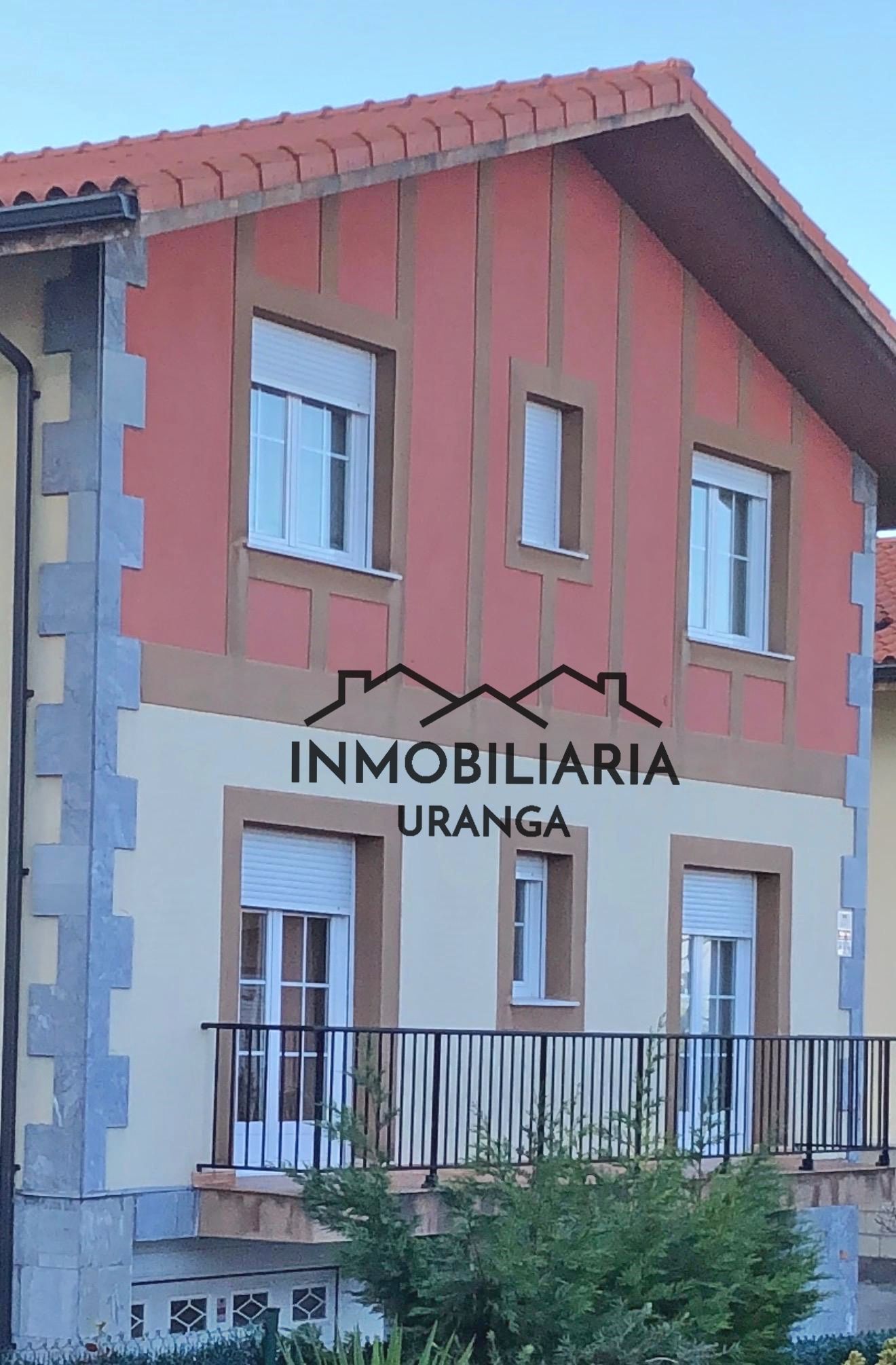 Vista exterior de Casa o xalet en venda en Castro-Urdiales amb Calefacció, Jardí privat i Terrassa