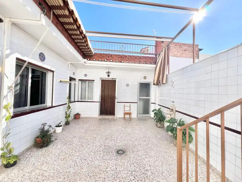 Vista exterior de Casa o xalet en venda en Málaga amb Aire condicionat, Terrassa i Moblat