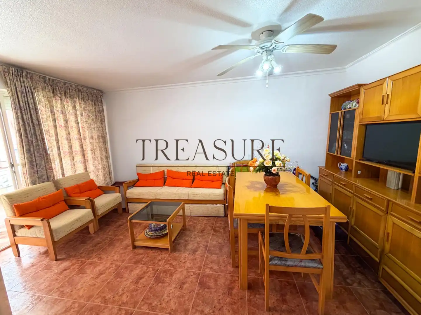 Habitación de Apartamento en venta en La Manga del Mar Menor con Terraza y Balcón