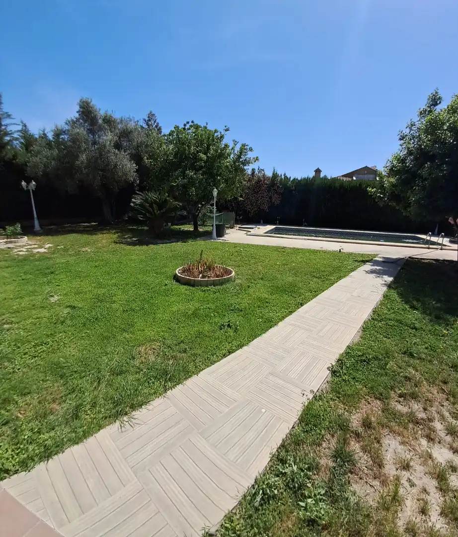 Casa o chalet en venta en Palomares del Río con Aire acondicionado, Jardín privado y Terraza