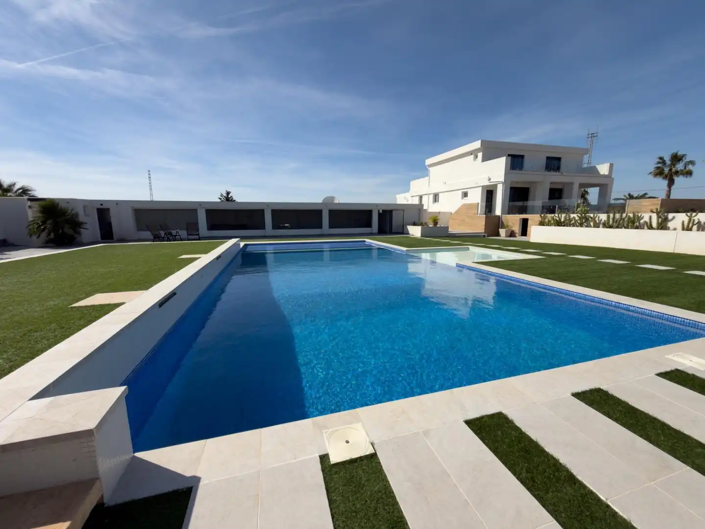 Piscina de Casa o xalet en venda en Los Montesinos amb Aire condicionat, Calefacció i Jardí privat