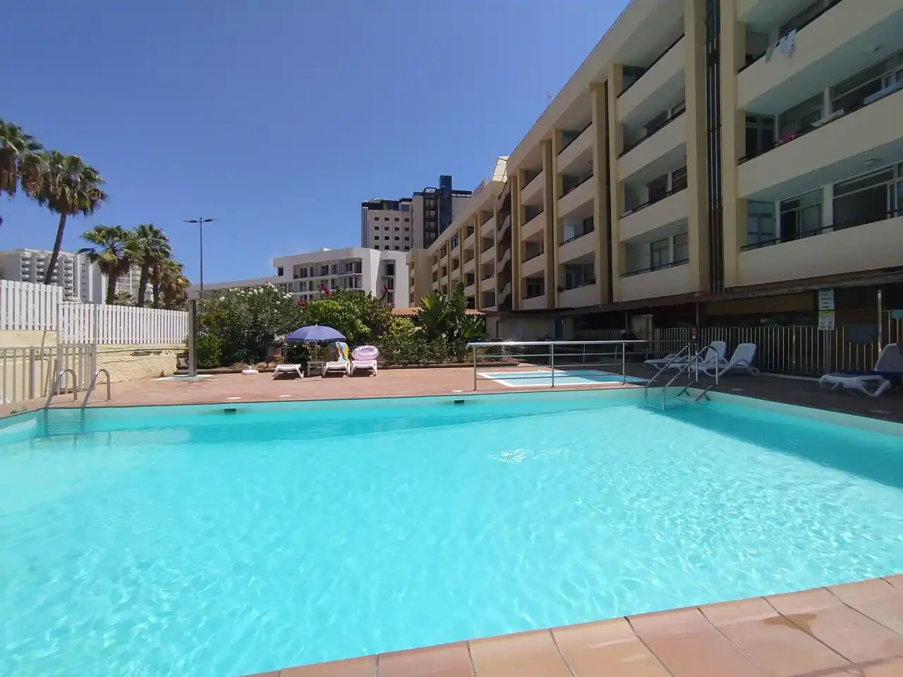 Piscina de Apartament de lloguer en San Bartolomé de Tirajana amb Moblat, Balcó i Internet