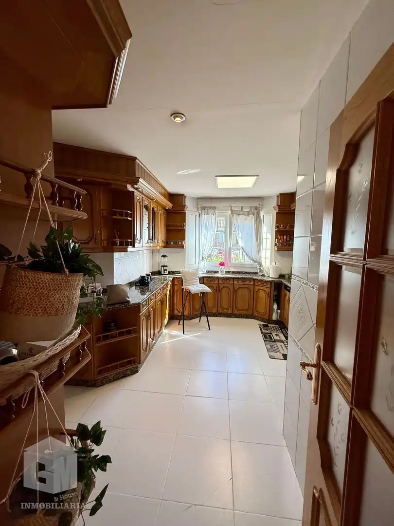 Cuina de Casa o xalet en venda en Villaviciosa de Odón amb Aire condicionat, Calefacció i Jardí privat