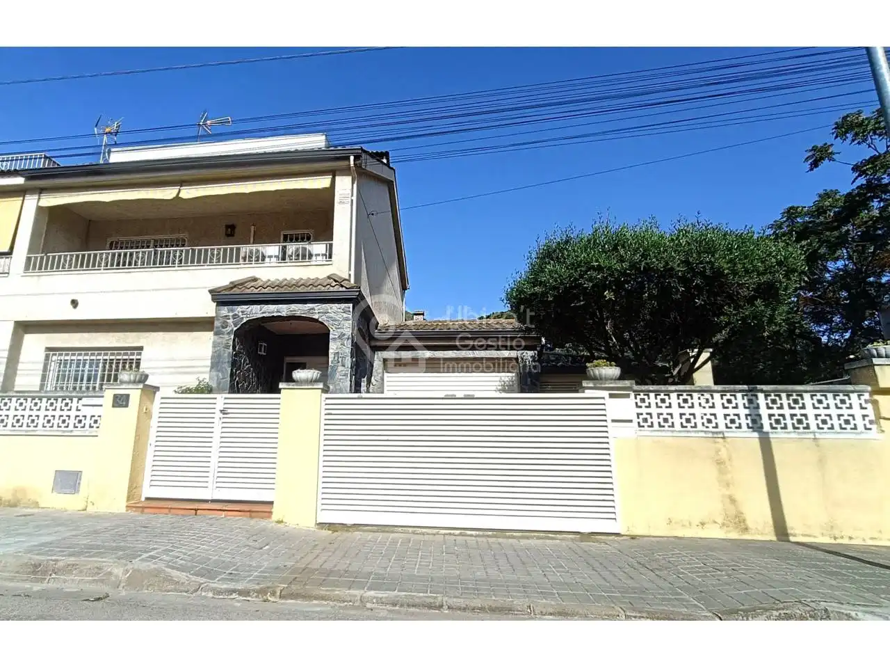 Vista exterior de Casa adosada en venda en Palau-solità i Plegamans amb Aire condicionat, Calefacció i Jardí privat