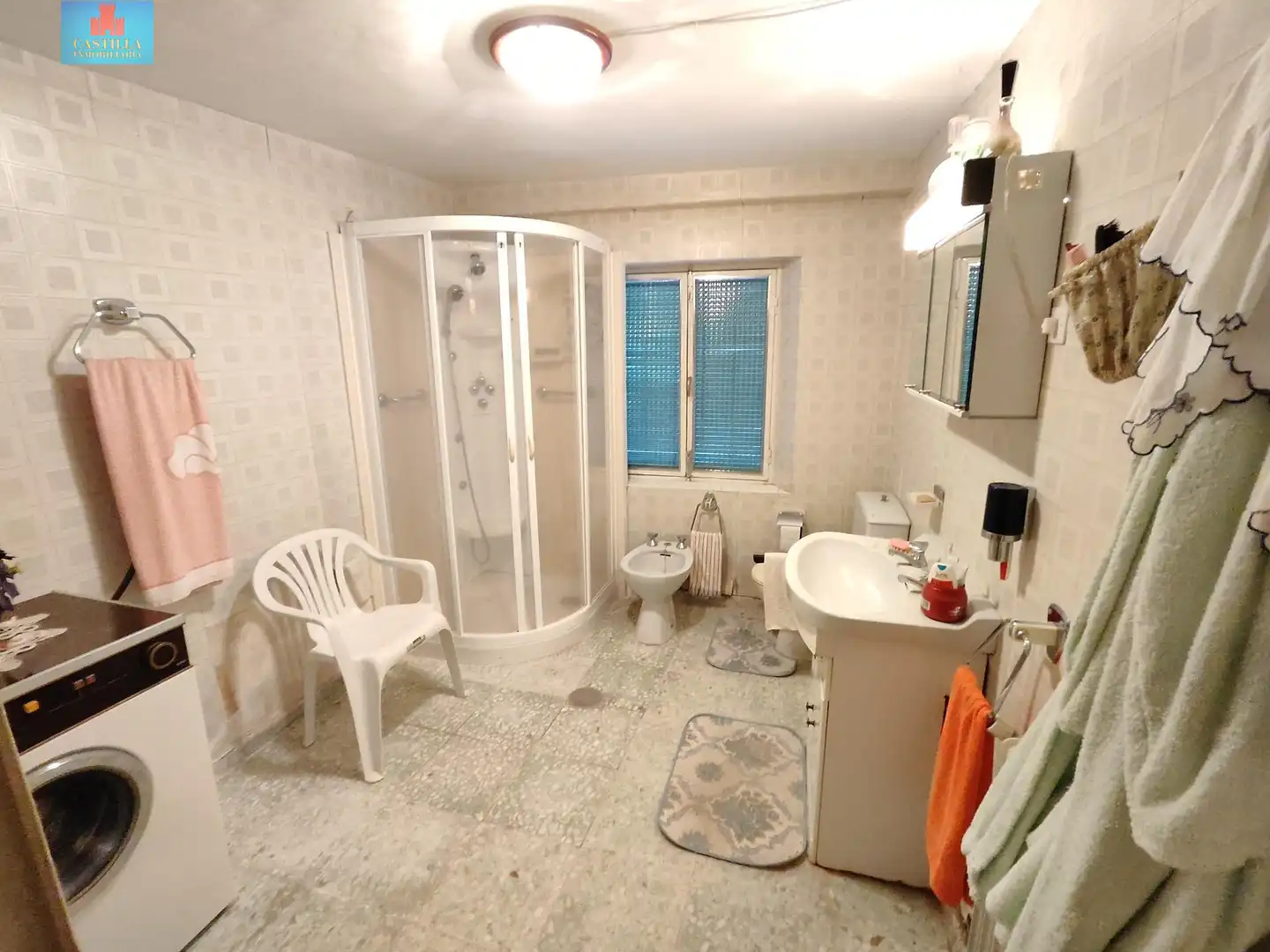 Bathroom of Houses for sale in Velayos  with Private garden and Storage room