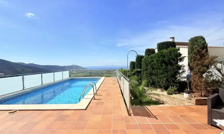 Maison avec piscine à vendre à Carrer D'ALBACETE 30