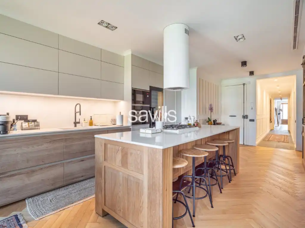 Cuina de Apartament en venda en Barcelona amb Aire condicionat, Terrassa i Forn