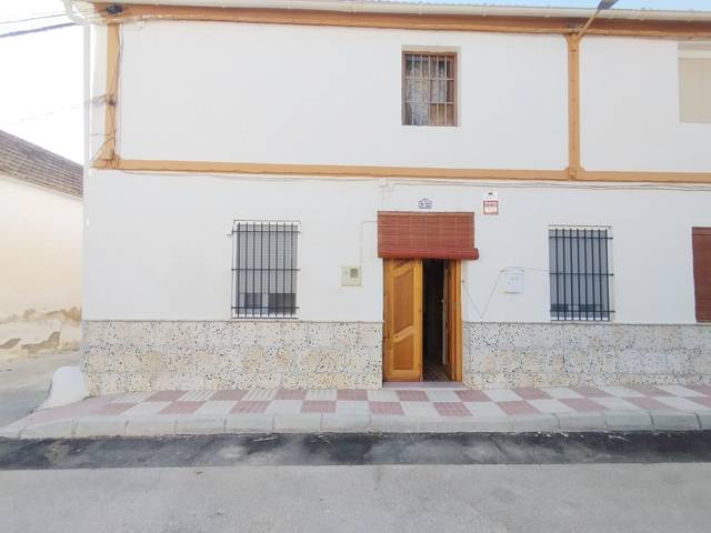 Casa-chalet en Venta en  BLAS INFANTE en Chimeneas