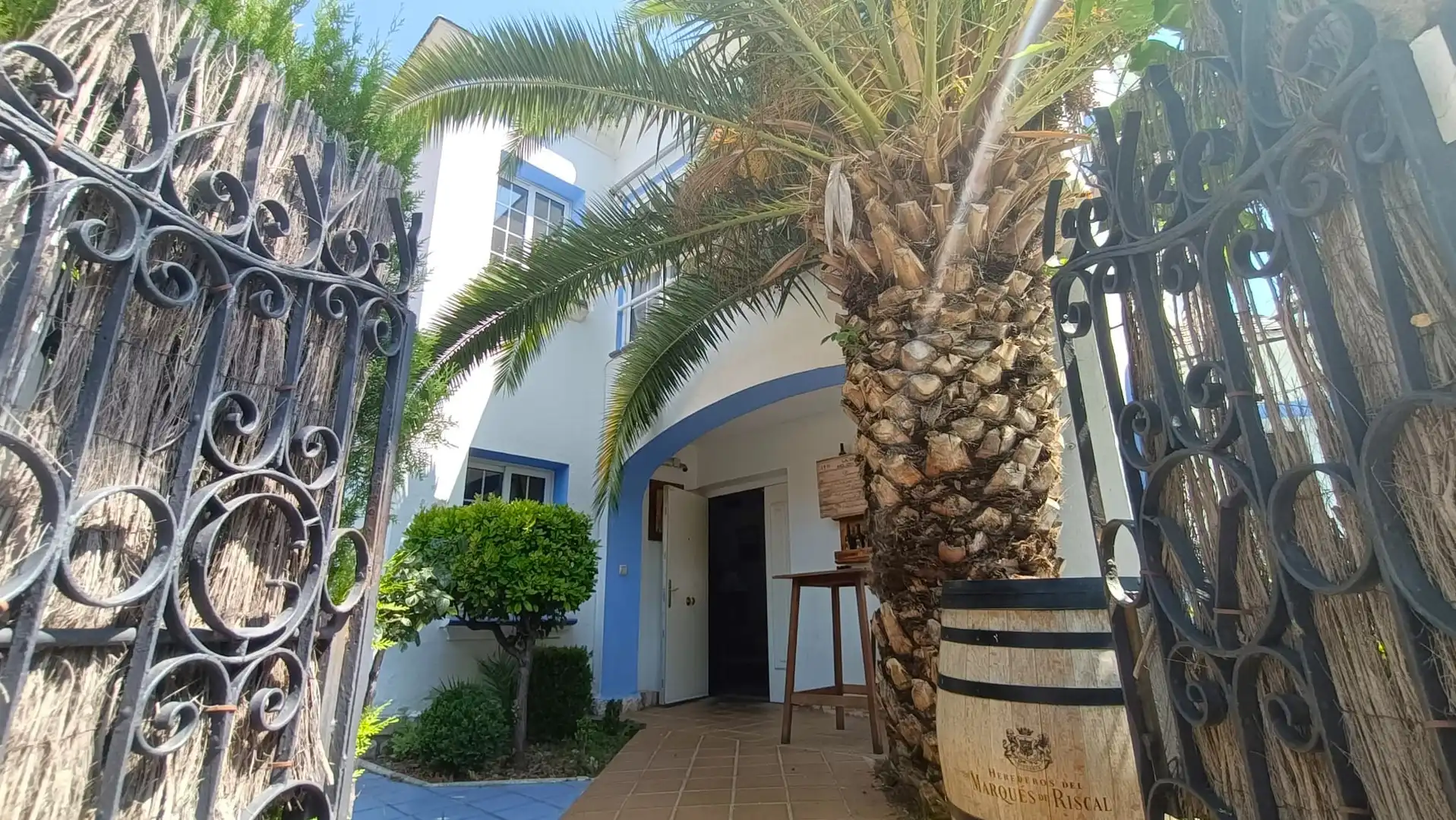 Vista exterior de Local en traspaso en Guadalajara con Aire acondicionado, Calefacción y Terraza