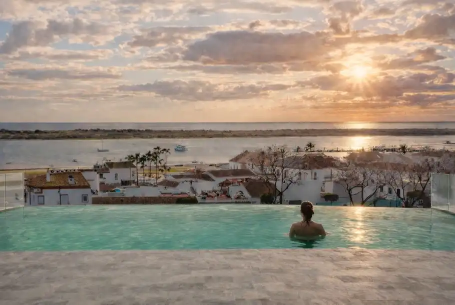 Schwimmbecken von Wohnung zum Verkauf in El Rompido mit Terrasse, Balkon und Gemeinschaftspool