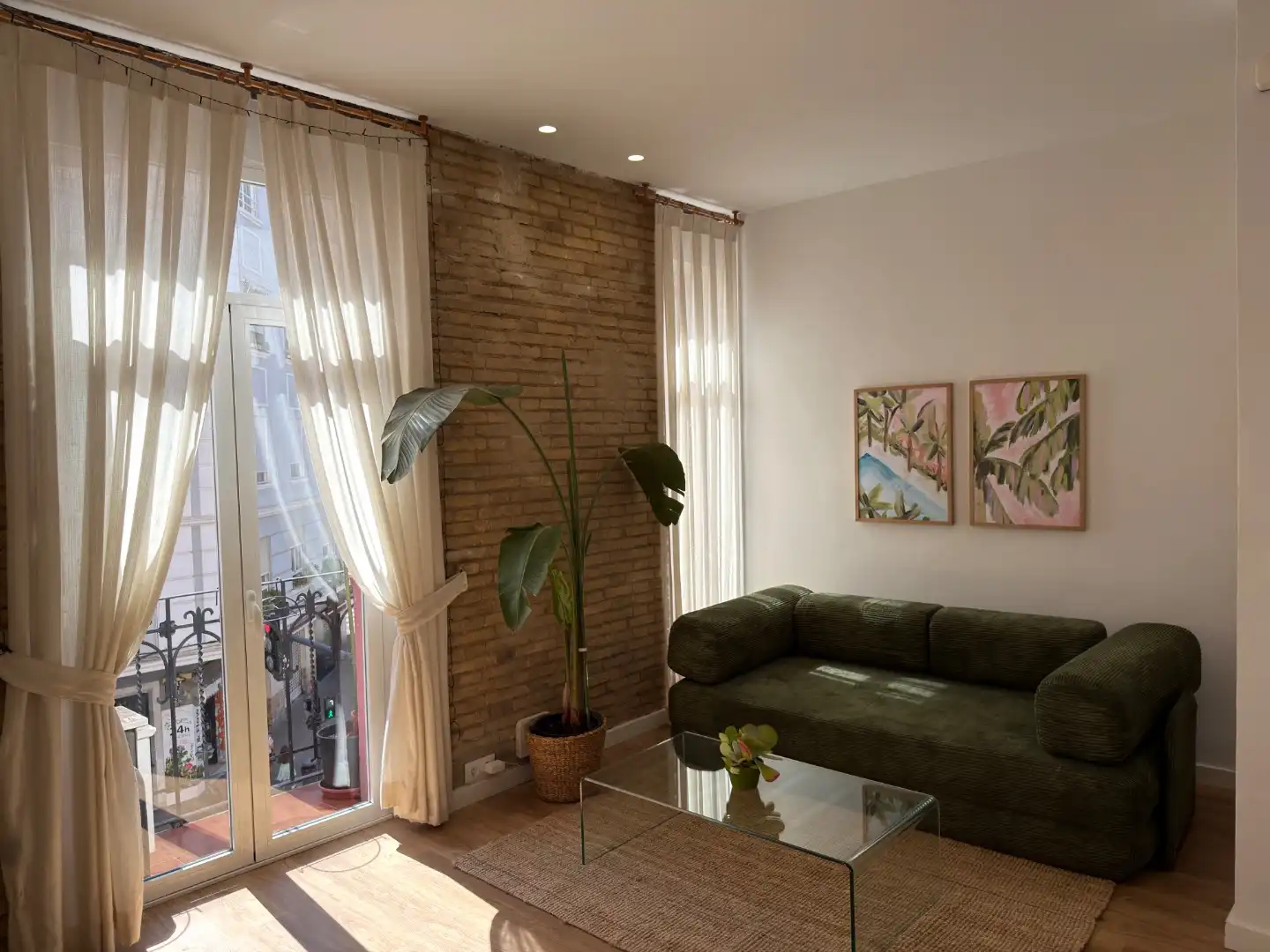 Sala d'estar de Pis de lloguer en  Valencia Capital amb Aire condicionat i Balcó
