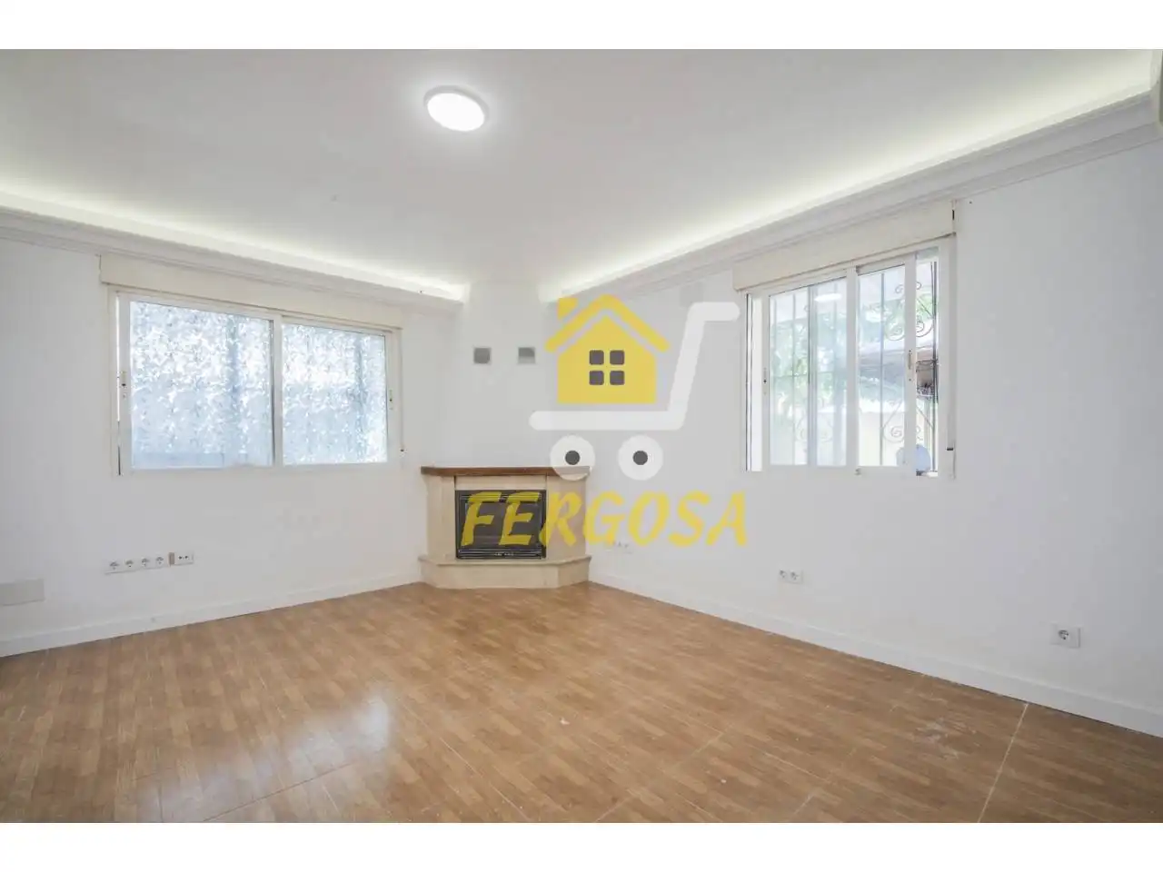 Casa adosada en venda en Las Ventas de Retamosa amb Jardí privat, Terrassa i Piscina