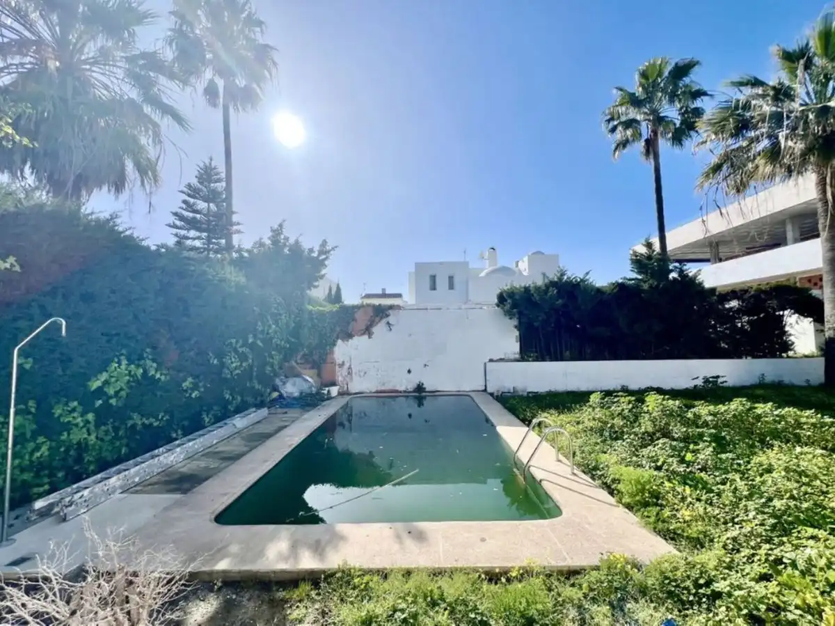 Villa con piscina in vendita a Nueva Andalucía, imagen 3