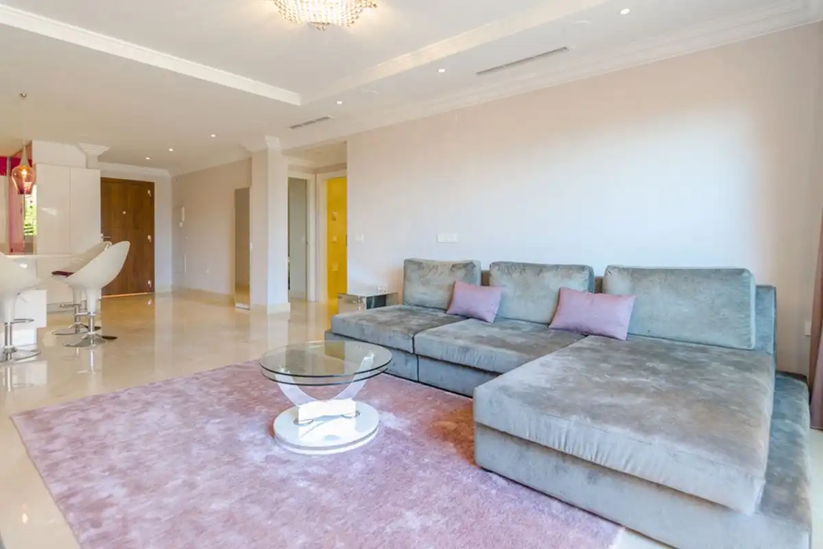 Sala d'estar de Apartament en venda en Marbella amb Aire condicionat, Calefacció i Parquet