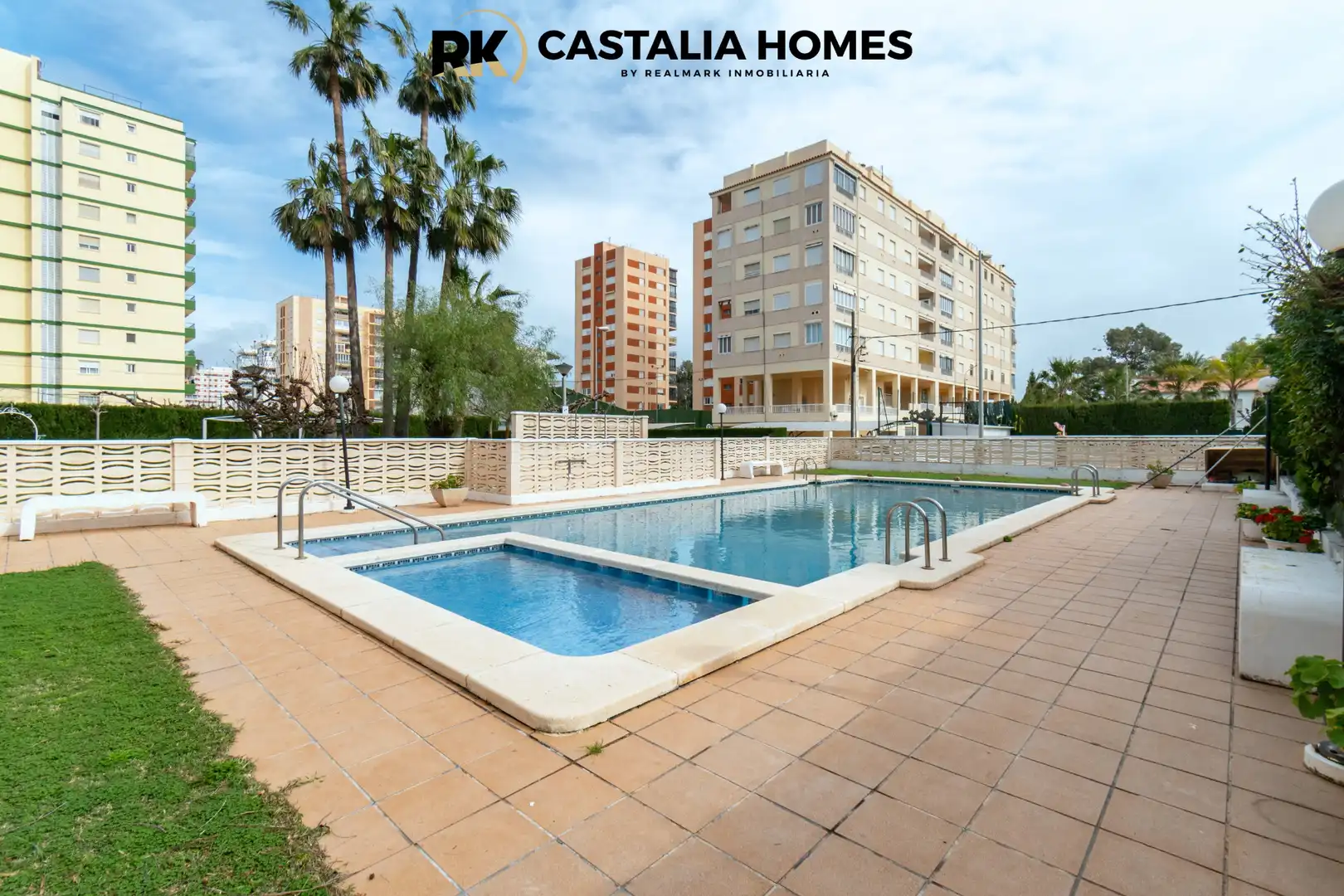 Vista exterior de Apartamento en venta en Benicasim / Benicàssim con Terraza y Piscina comunitaria