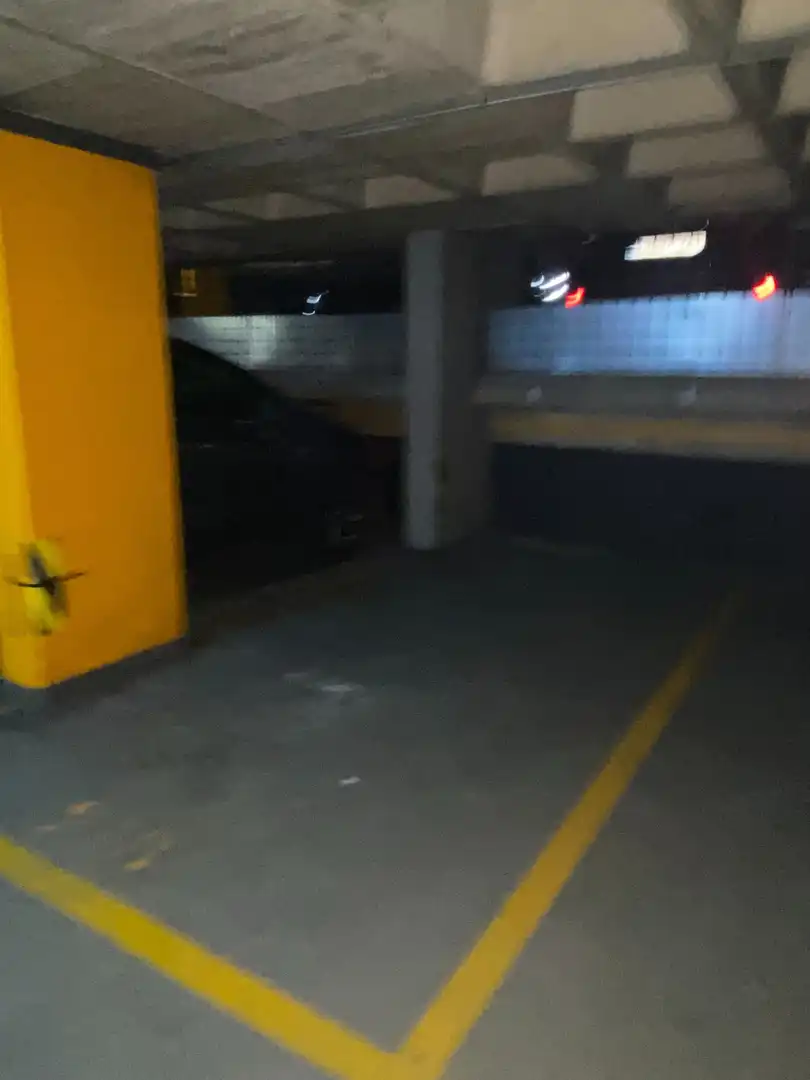 Parking de Piso en venta en Barcelona con Aire acondicionado, Calefacción y Terraza