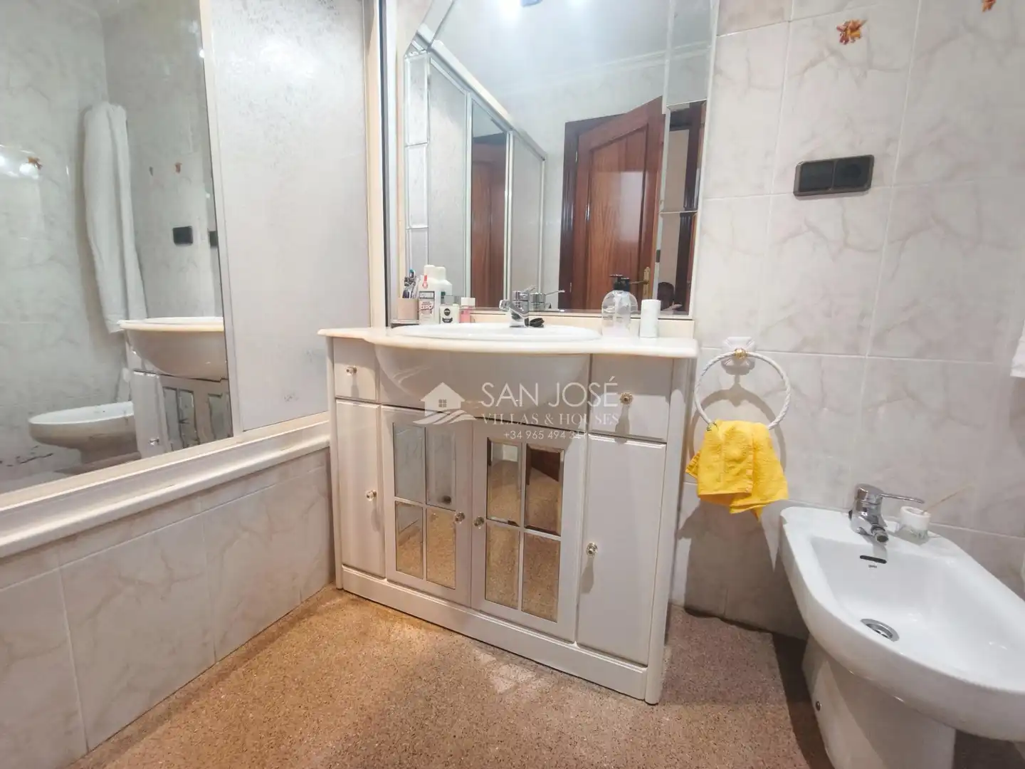 Bathroom of Flat for sale in Aspe  with Air Conditioner