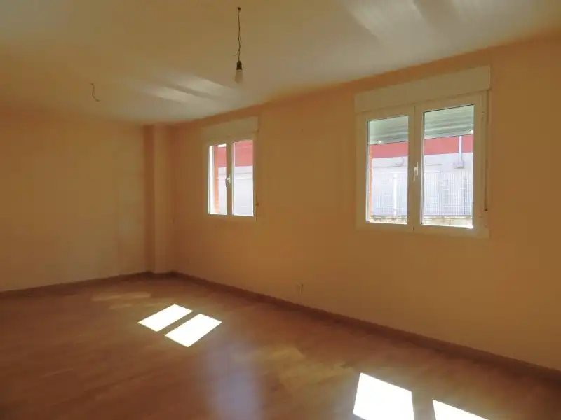 Habitación de Casa o chalet en venta en Chozas de Abajo con Calefacción, Jardín privado y Trastero