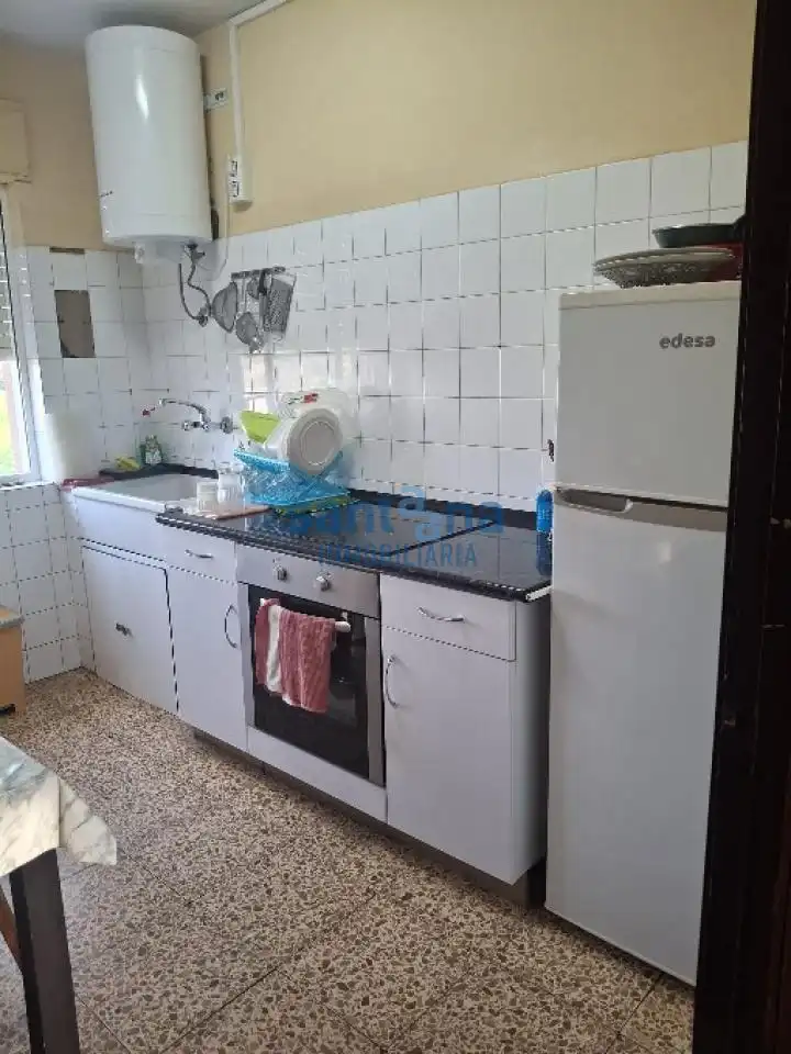 Kitchen of Apartments for sale in Villamañán  with Terrace and Furnished