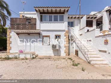 Casa con piscina en venta en Partides comunes - Adsubia