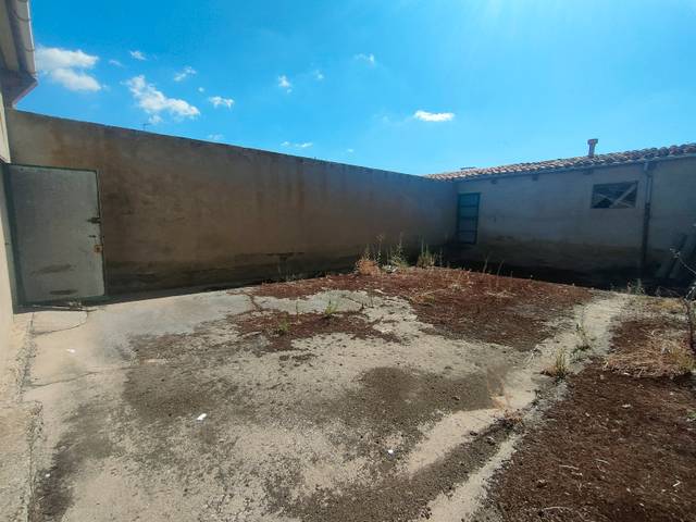 Nave industrial en Venta en Calle Eras en Villafáfila