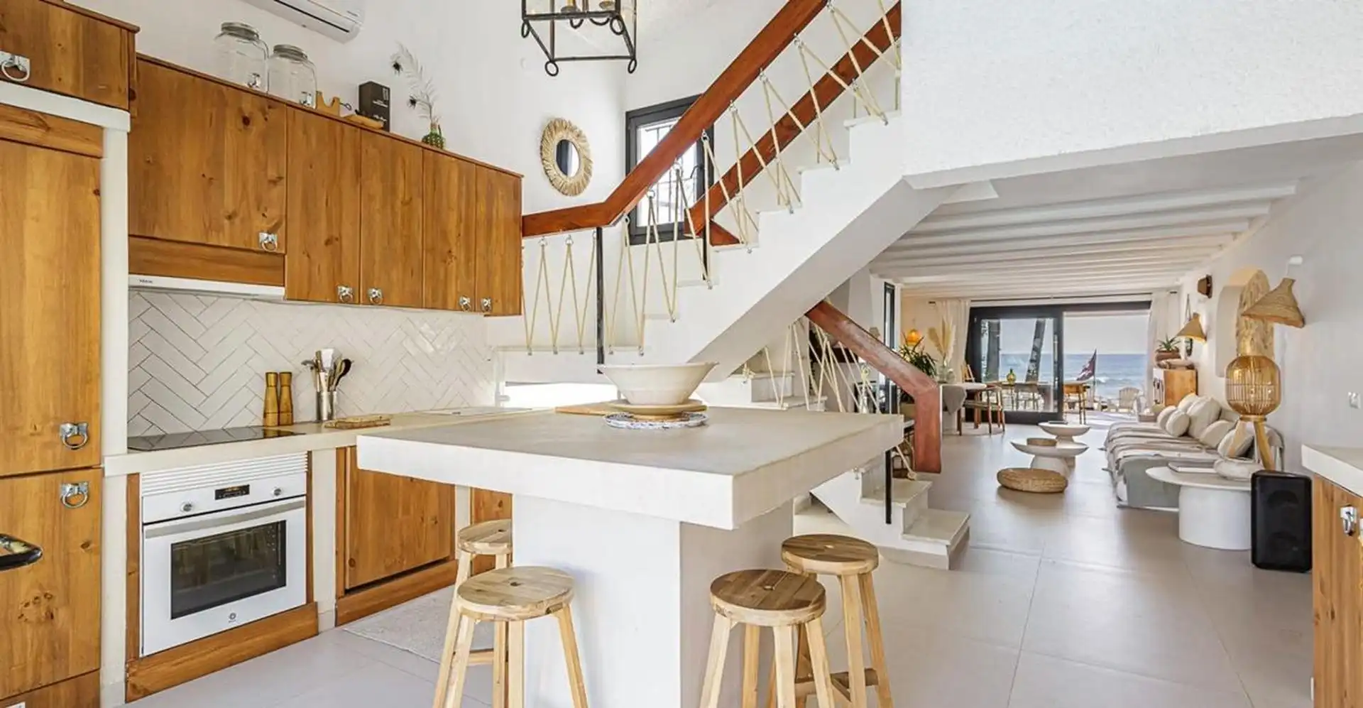 Cuina de Casa o xalet en venda en Estepona amb Aire condicionat, Jardí privat i Terrassa