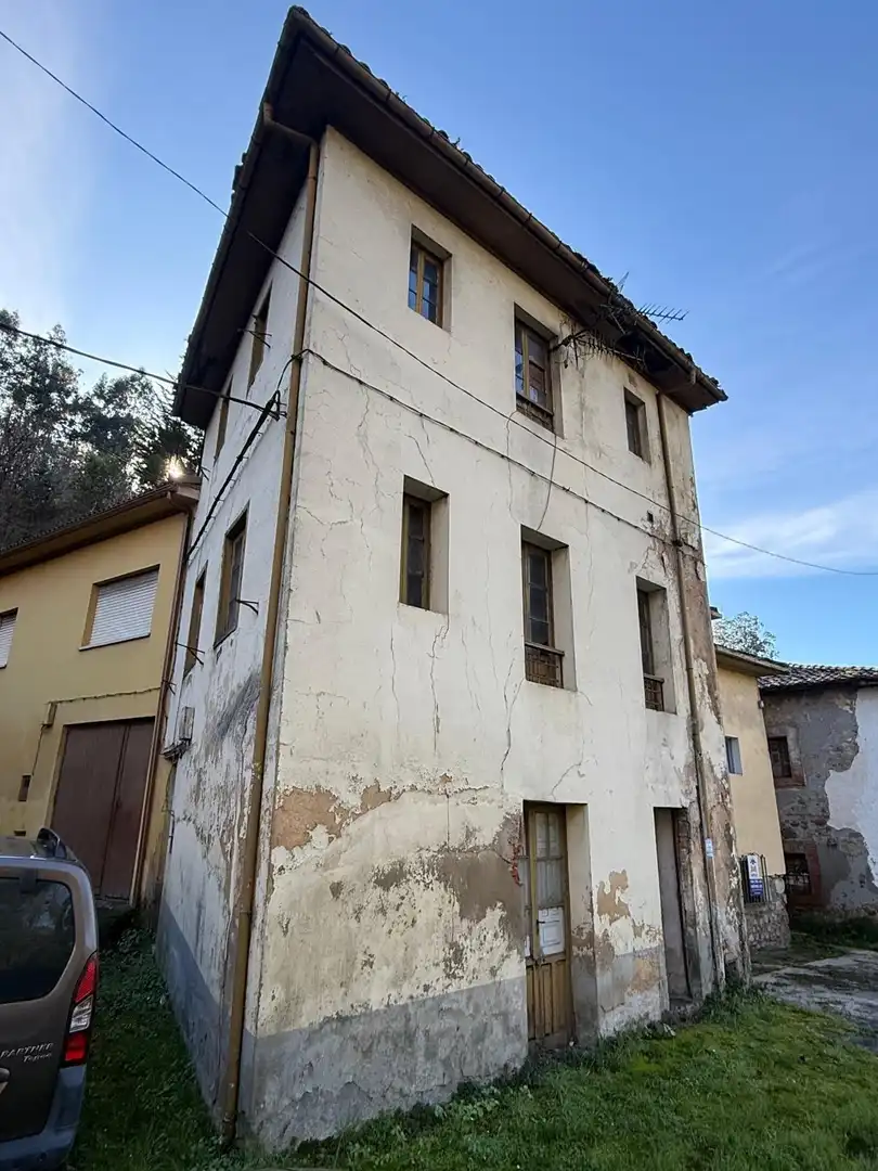 Außenansicht von Einfamilien-Reihenhaus zum Verkauf in Grado mit Abstellraum
