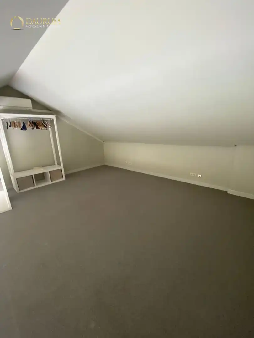 Habitación de Dúplex en venta en Madrid con Aire acondicionado, Calefacción y Trastero