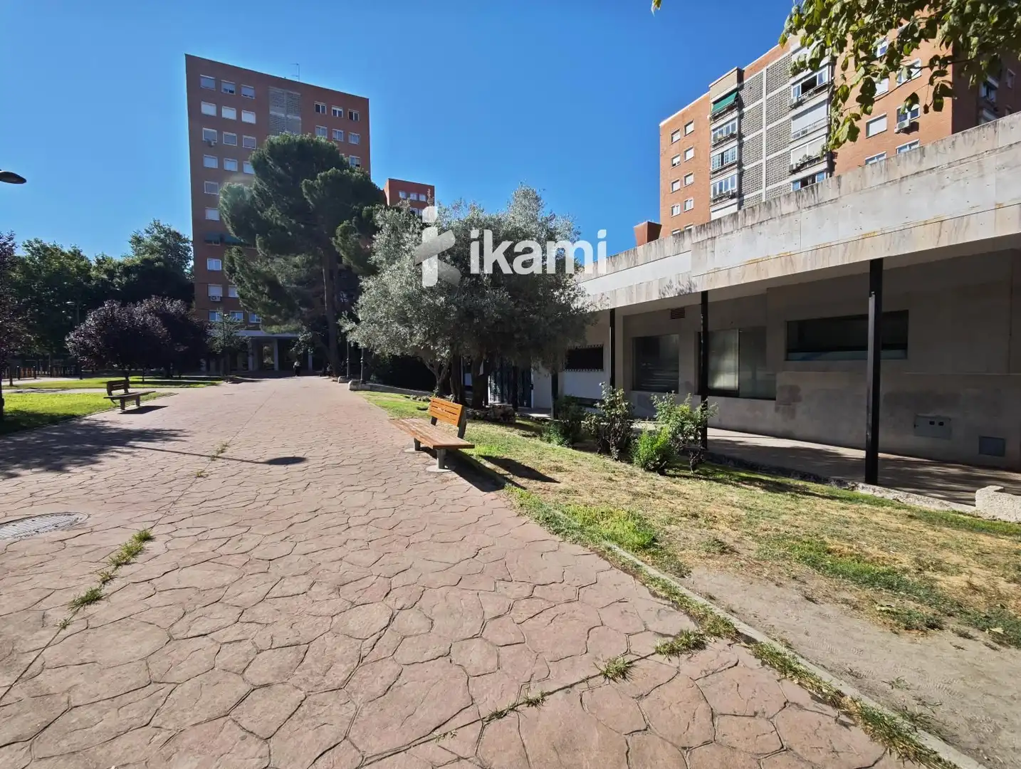 Außenansicht von Gebäude zum Verkauf in Alcorcón