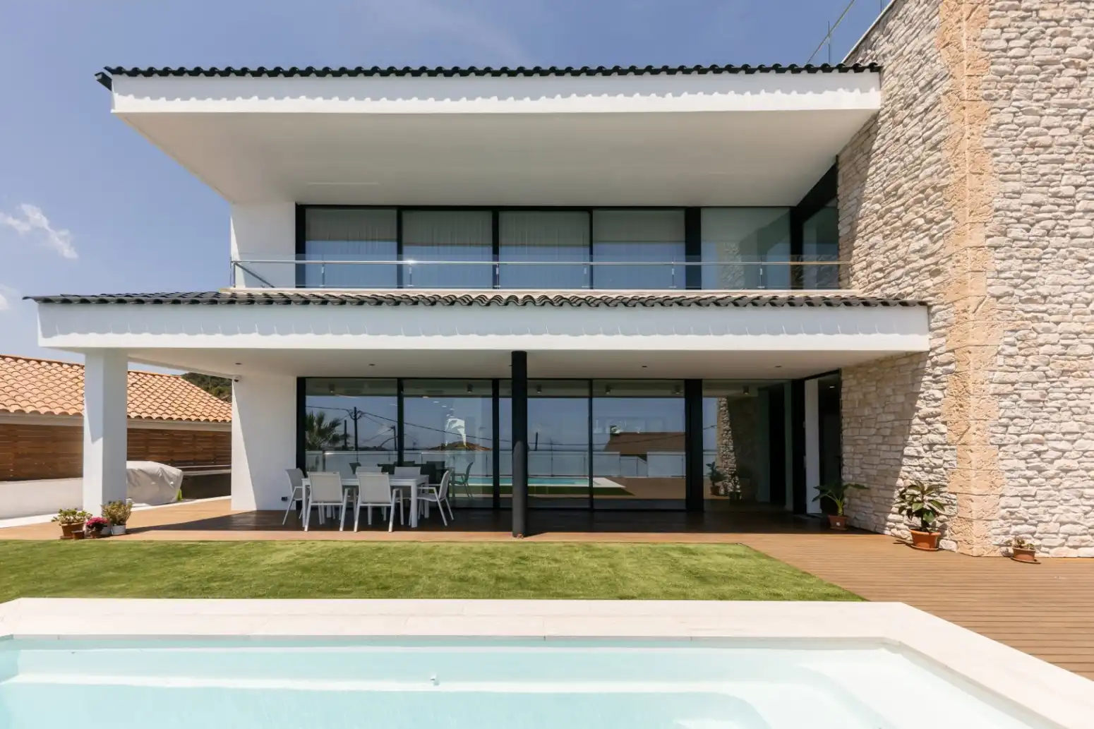 Vista exterior de Casa o xalet en venda en Viladecans amb Aire condicionat, Calefacció i Jardí privat