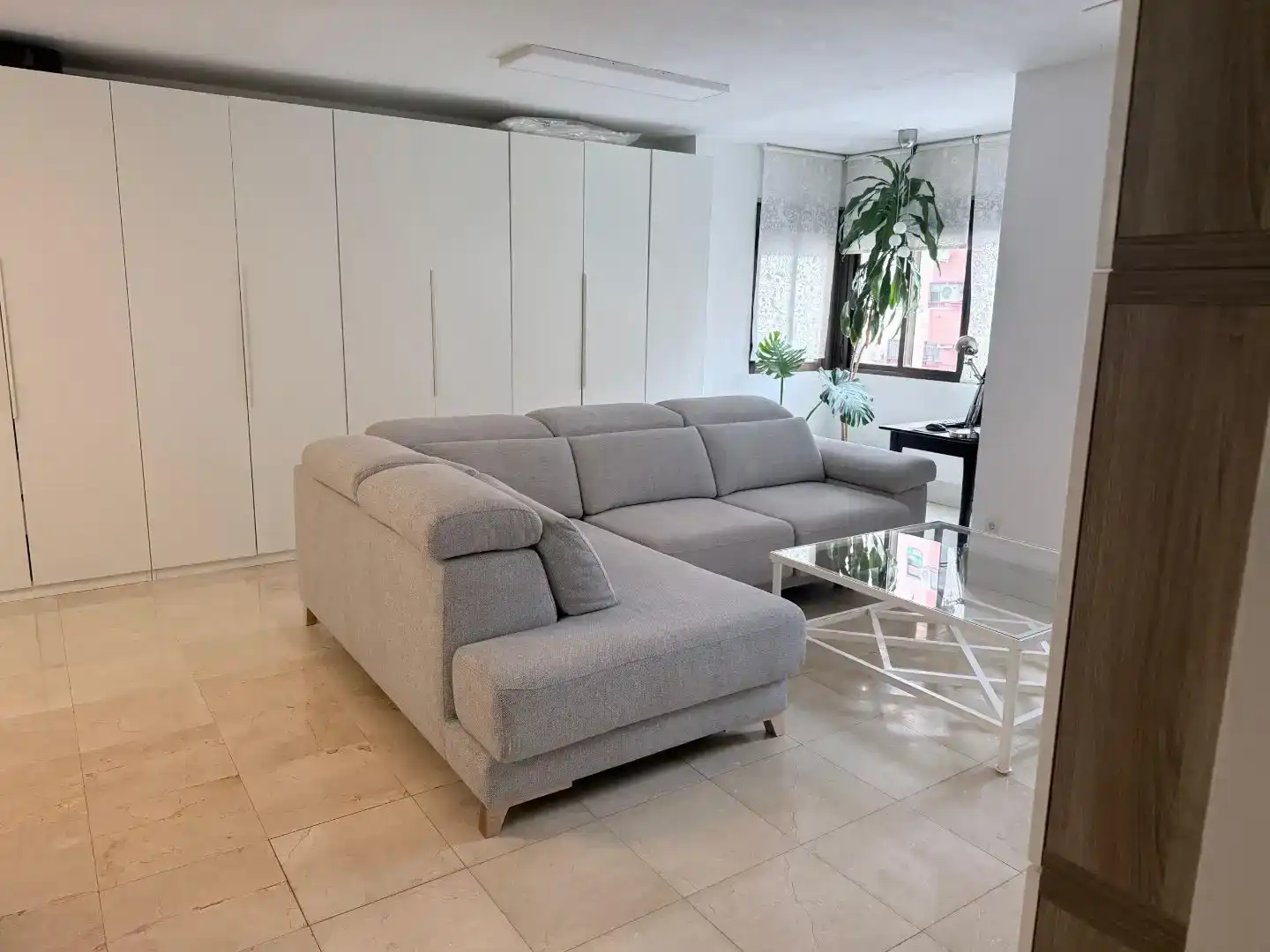 Sala d'estar de Pis en venda en  Sevilla Capital amb Aire condicionat, Piscina i Balcó