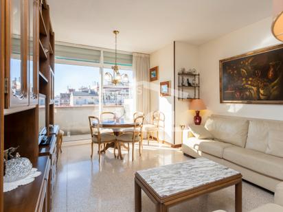 Living room of Flat for sale in  Barcelona Capital  with Air Conditioner, Heating and Oven