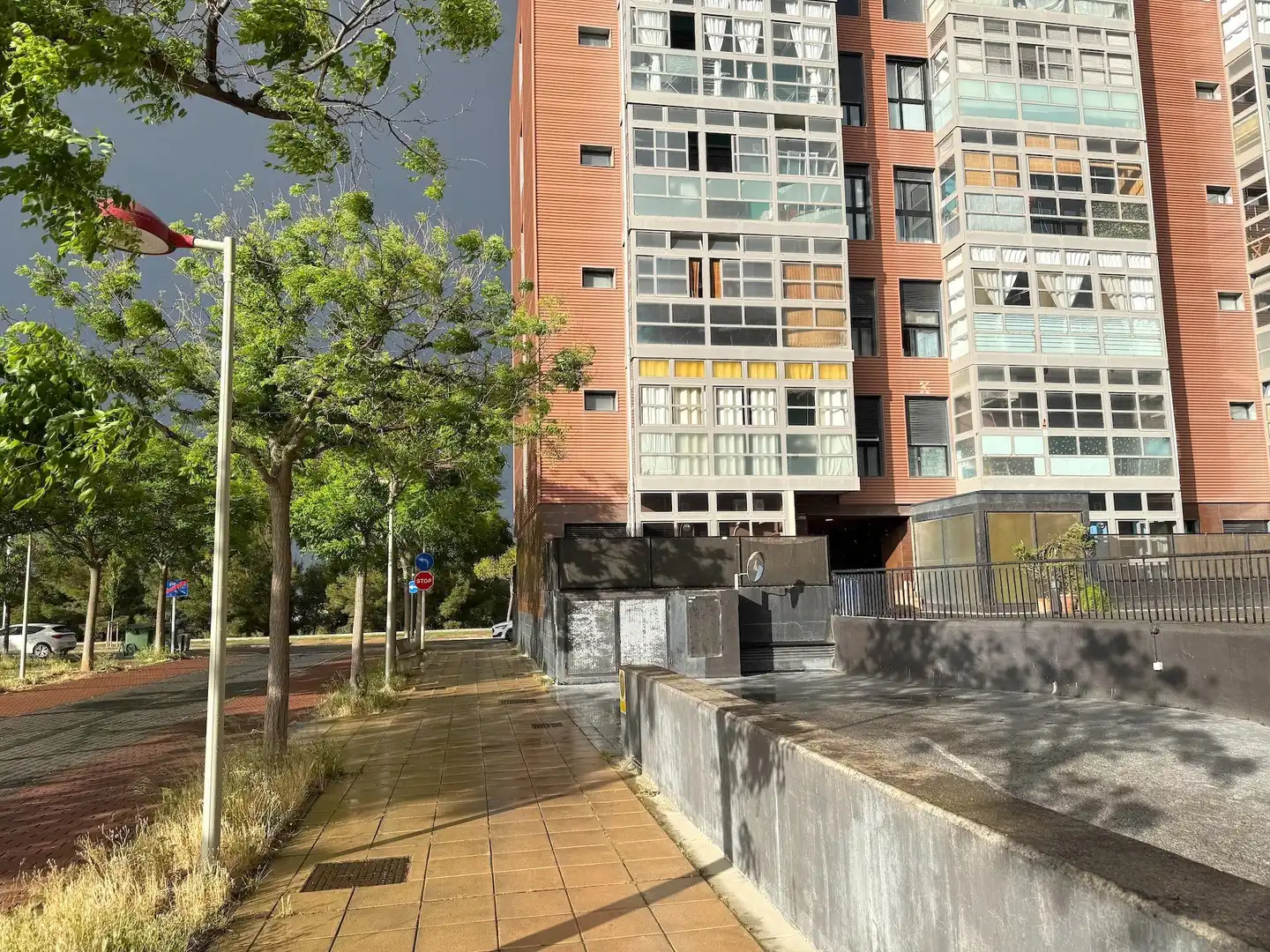 Außenansicht von Garage zum Verkauf in Zaragoza