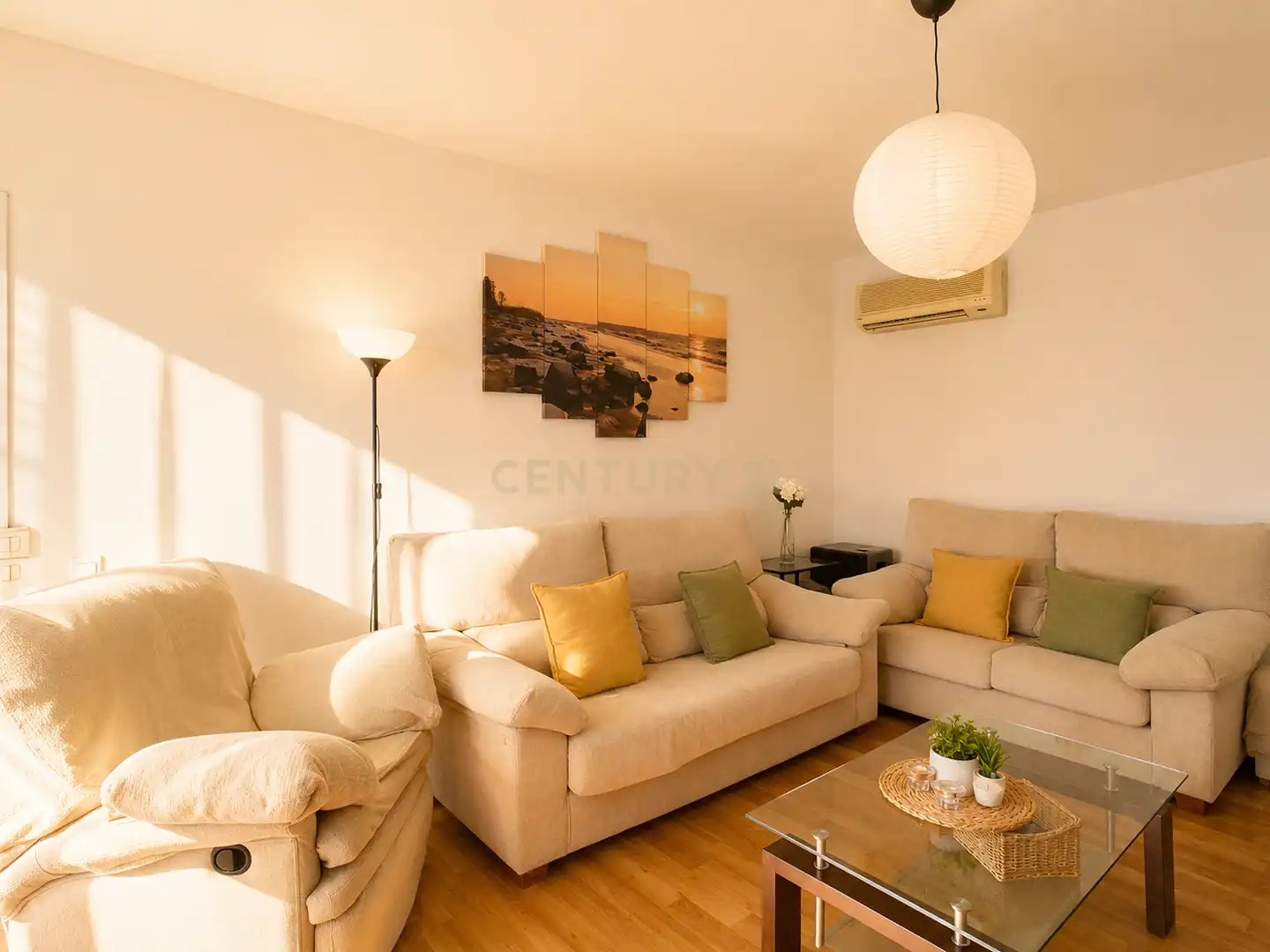 Sala de estar de Apartamento en venta en Benalmádena con Aire acondicionado, Trastero y Piscina comunitaria