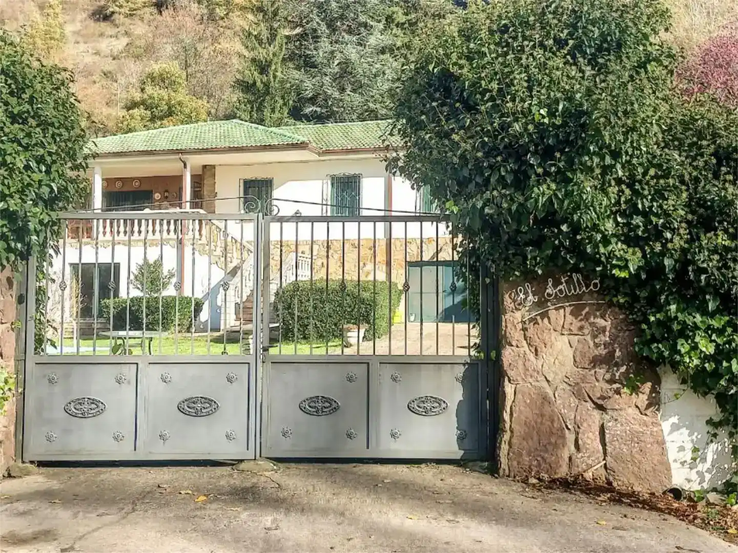 Vista exterior de Pis en venda en Valdepiélago amb Jardí privat, Piscina i Moblat