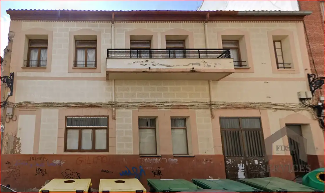 Vista exterior de Edifici en venda en Calahorra