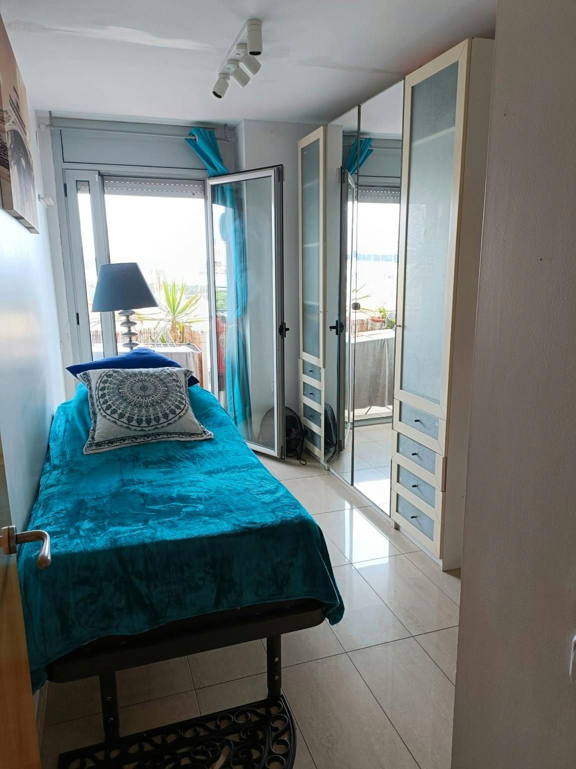 Flat to share in N/A, Port